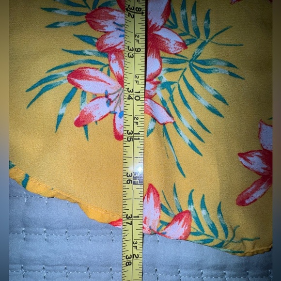 IRIS Floral Yellow Dress outfit w shorts and crop top. Size XL - Picture 12 of 16